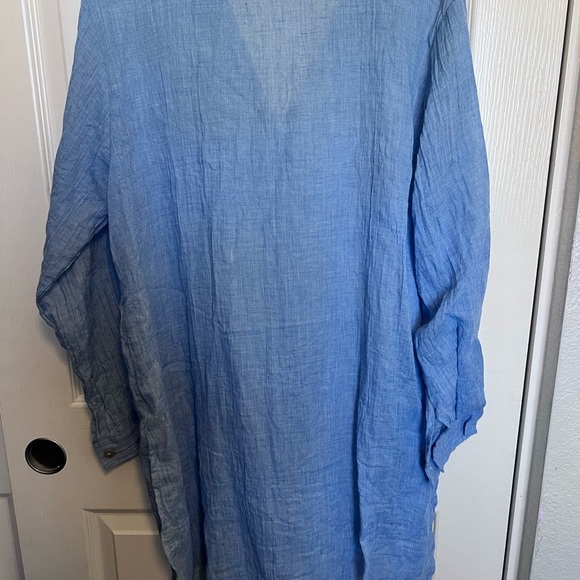 Women's Over Sized Blue Button Down Shirt - Picture 4 of 4